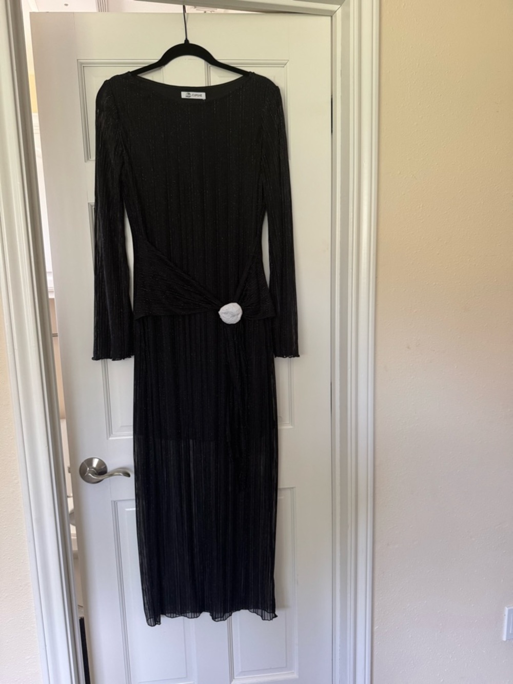 Cupshe Black Long-Sleeve Twist Knot Maxi Dress with Silver Accent
